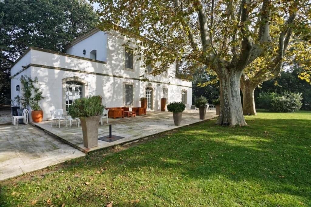 Mas Des Becasses, En Provence - 22 Personnes Villa อาร์ลส์ ภายนอก รูปภาพ