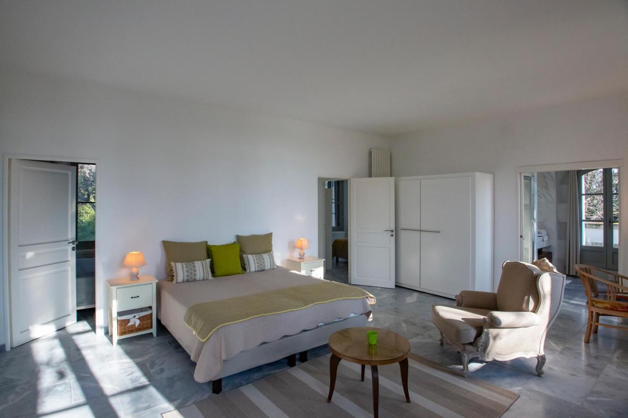 Mas Des Becasses, En Provence - 22 Personnes Villa อาร์ลส์ ภายนอก รูปภาพ