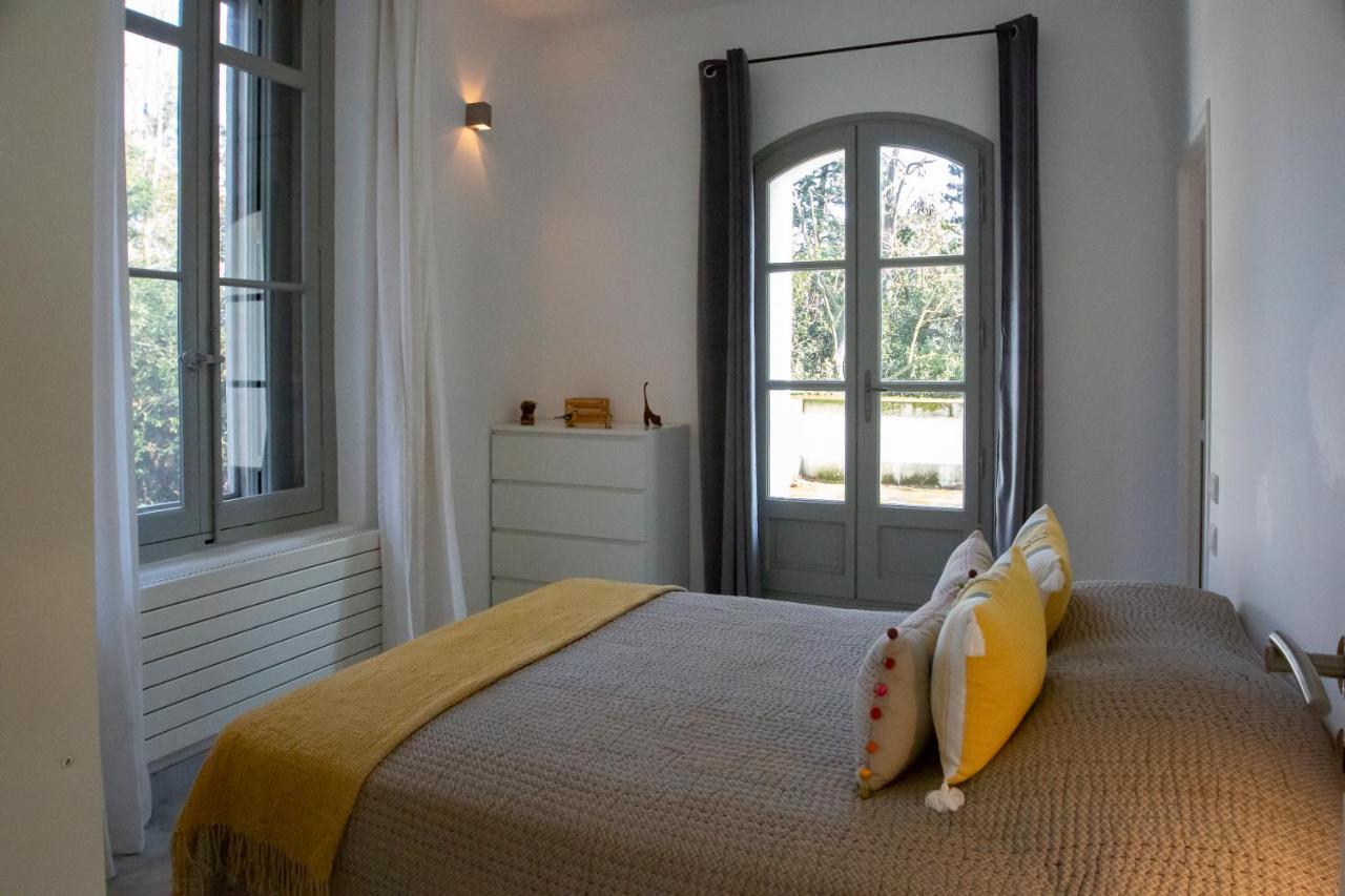 Mas Des Becasses, En Provence - 22 Personnes Villa อาร์ลส์ ภายนอก รูปภาพ