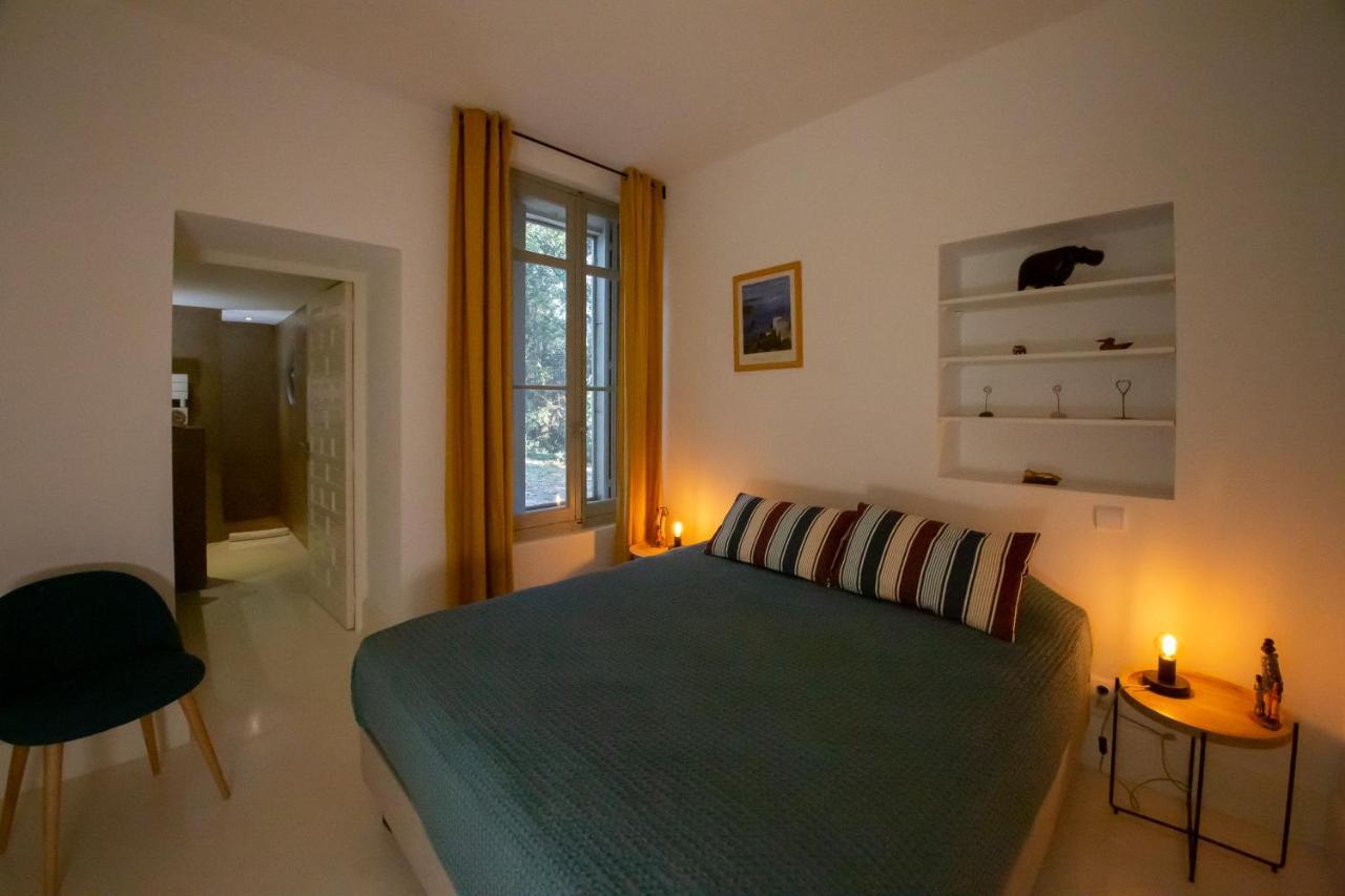 Mas Des Becasses, En Provence - 22 Personnes Villa อาร์ลส์ ภายนอก รูปภาพ