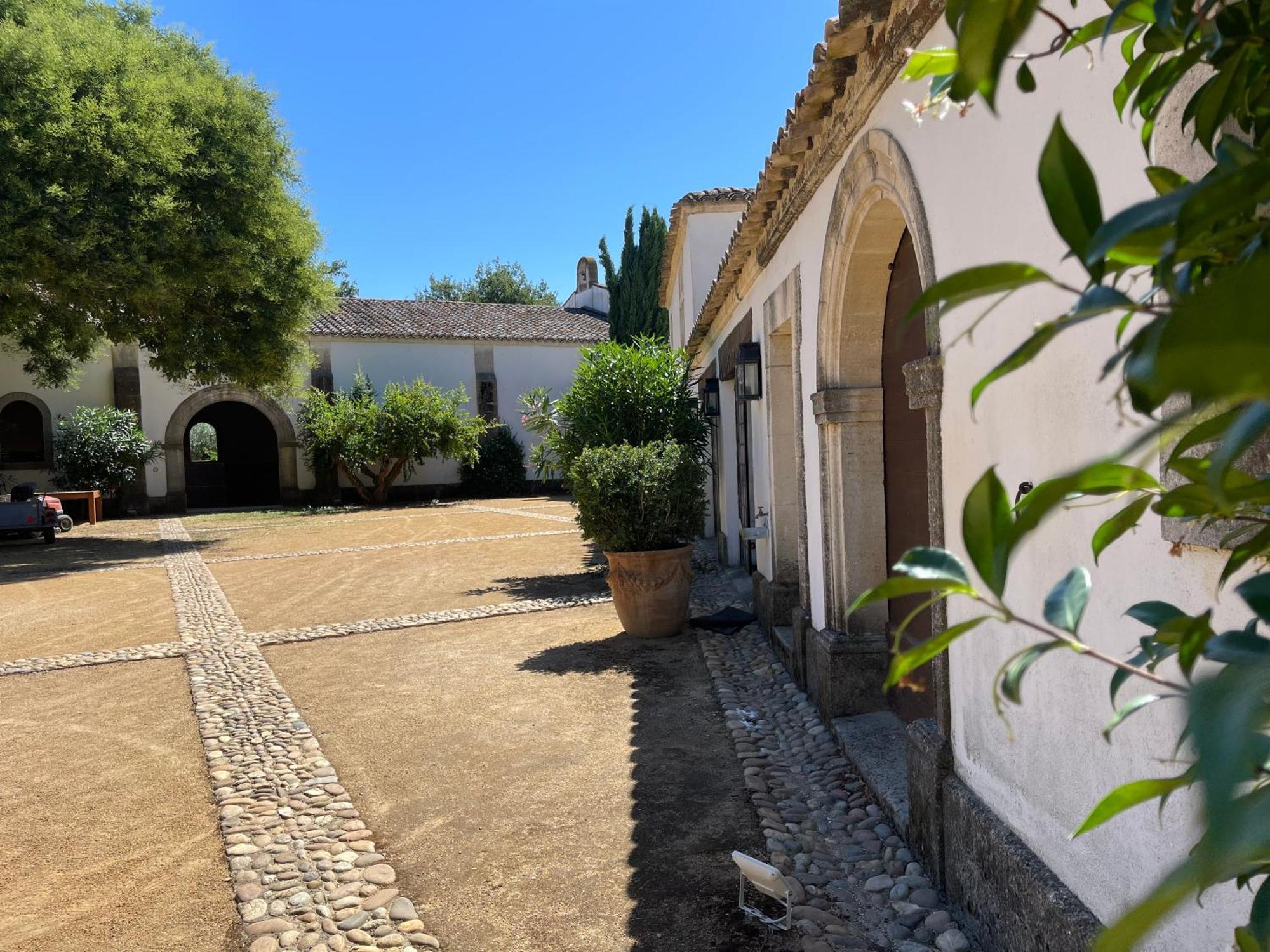 Mas Des Becasses, En Provence - 22 Personnes Villa อาร์ลส์ ภายนอก รูปภาพ