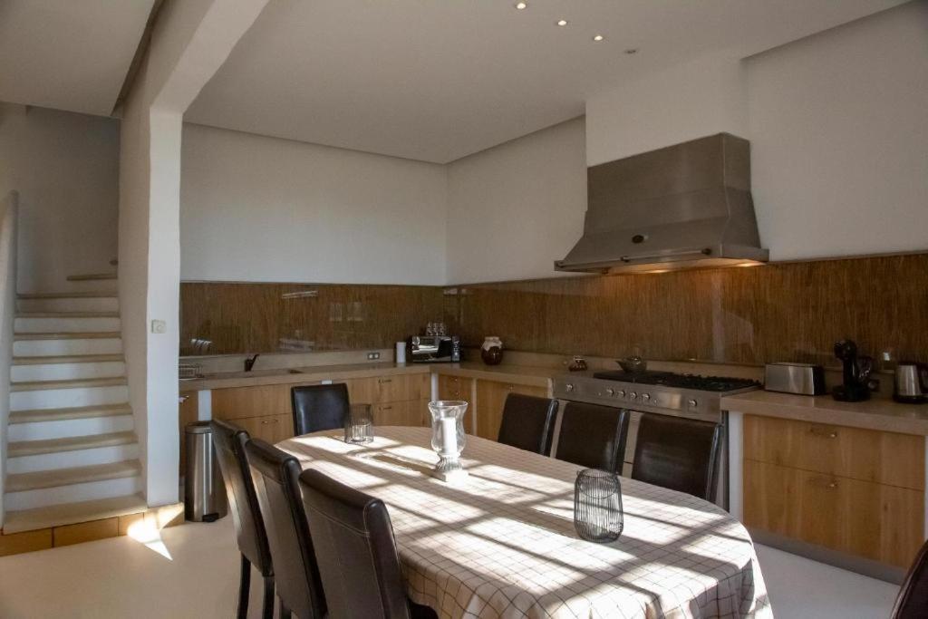 Mas Des Becasses, En Provence - 22 Personnes Villa อาร์ลส์ ภายนอก รูปภาพ